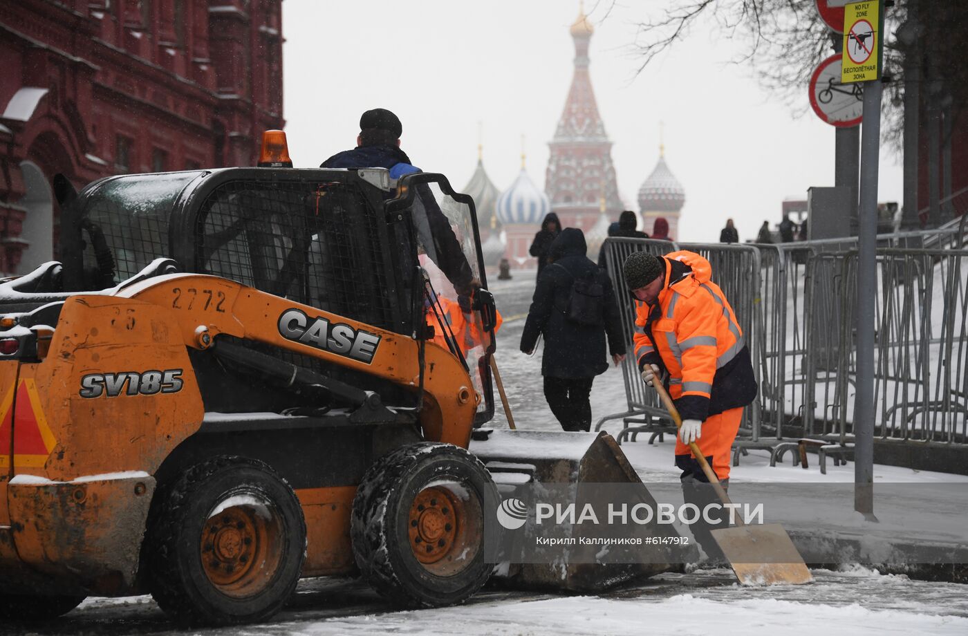Уборка снега в Москве 