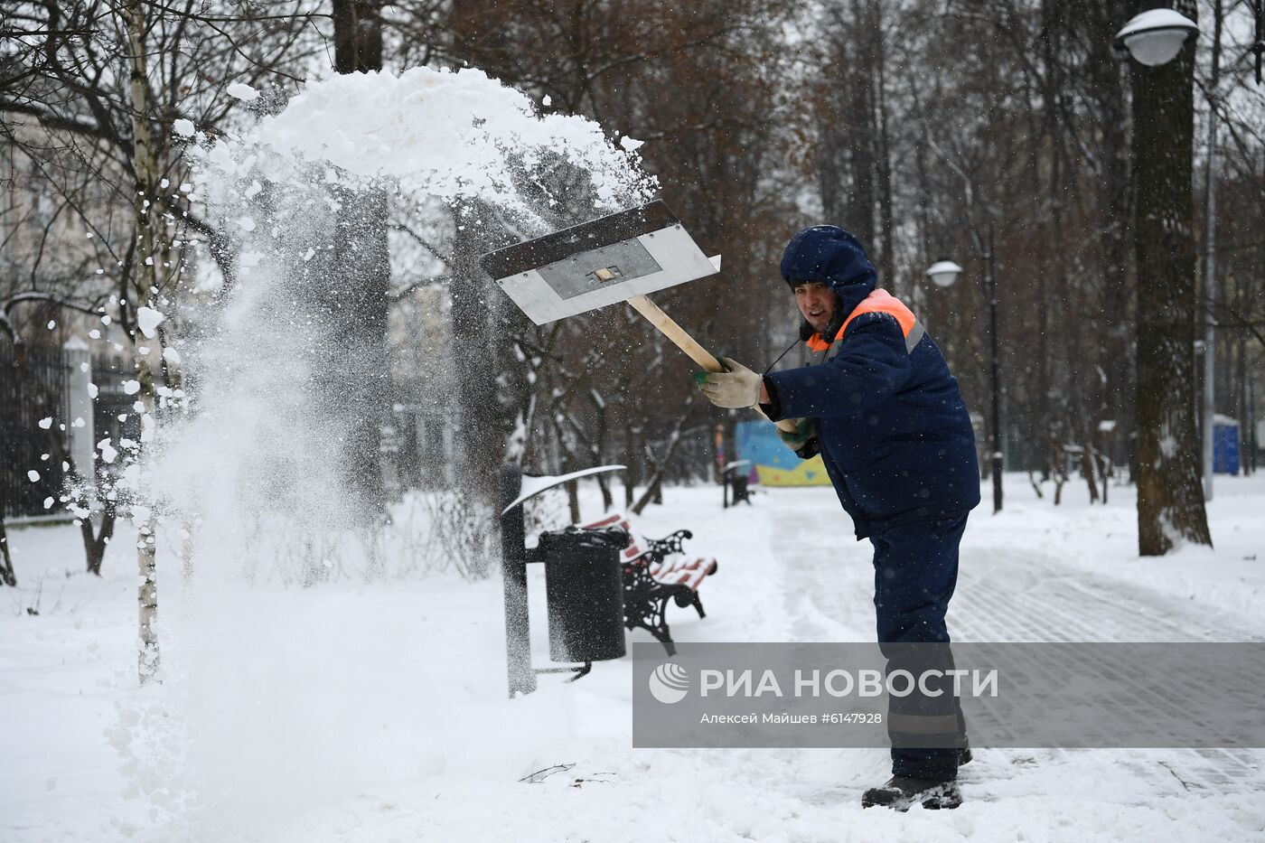 Уборка снега в Москве 