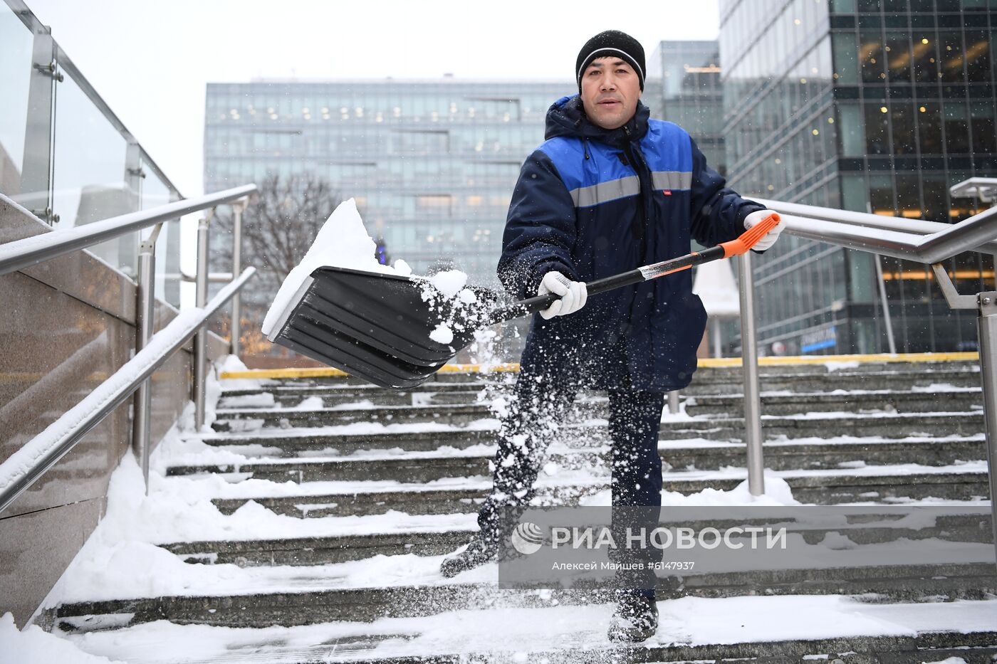 Уборка снега в Москве 