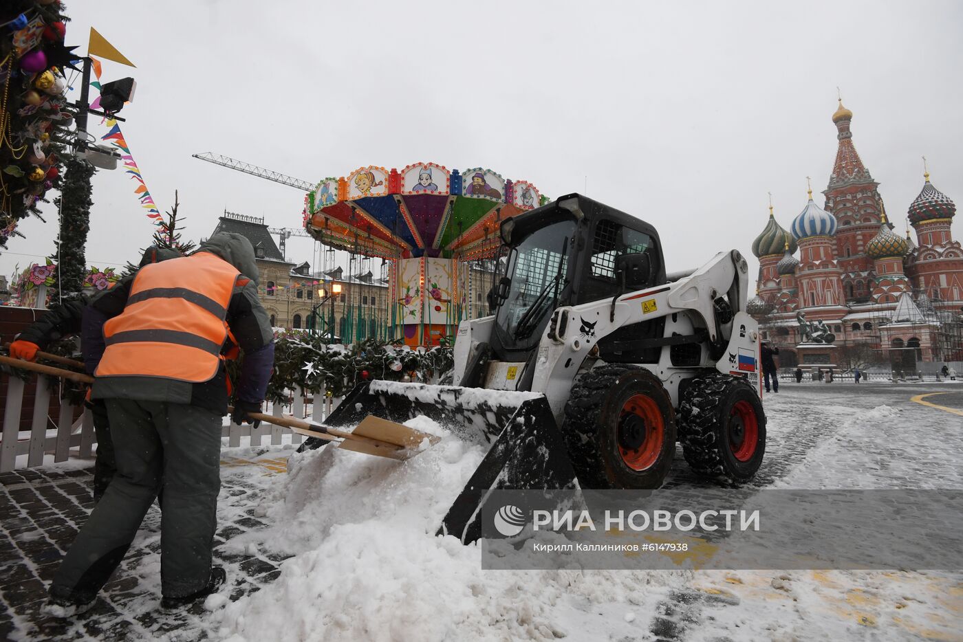 Уборка снега в Москве 