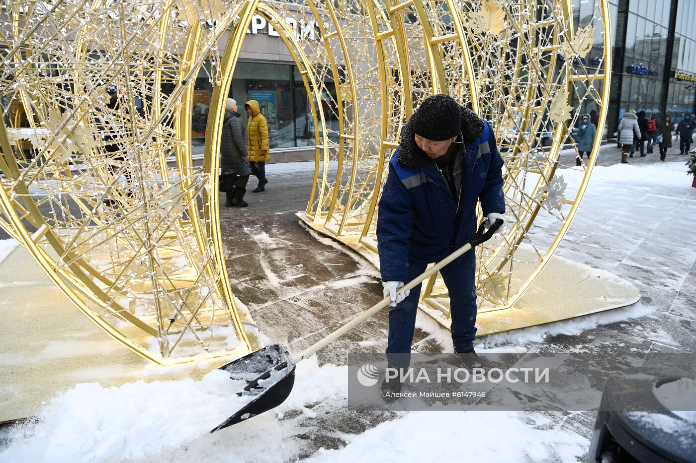 Уборка снега в Москве 