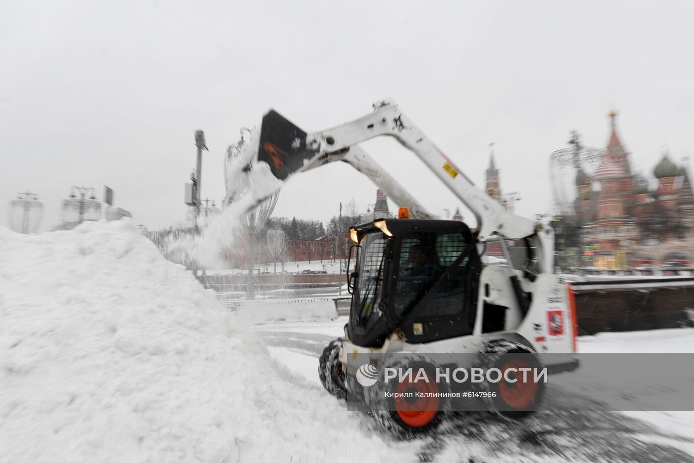 Уборка снега в Москве 