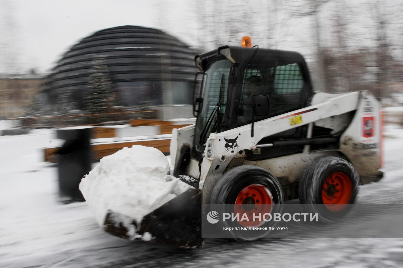Уборка снега в Москве 