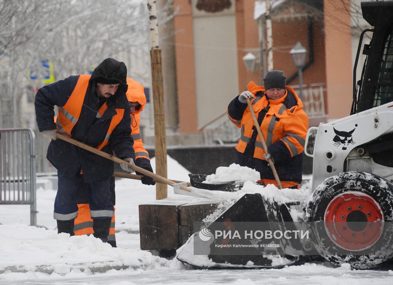 Уборка снега в Москве 