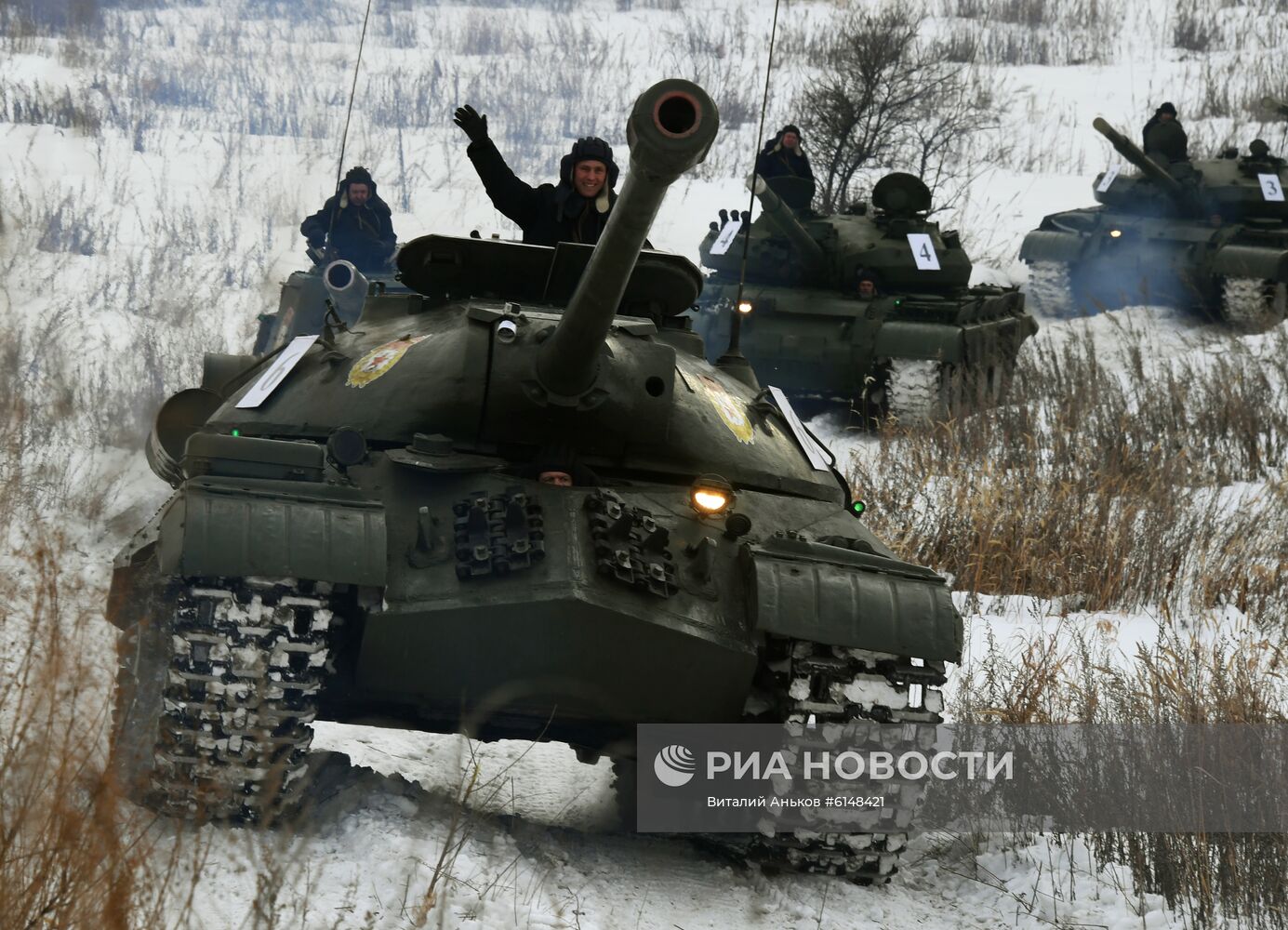 Показательный выезд исторической бронетехники в Приморье