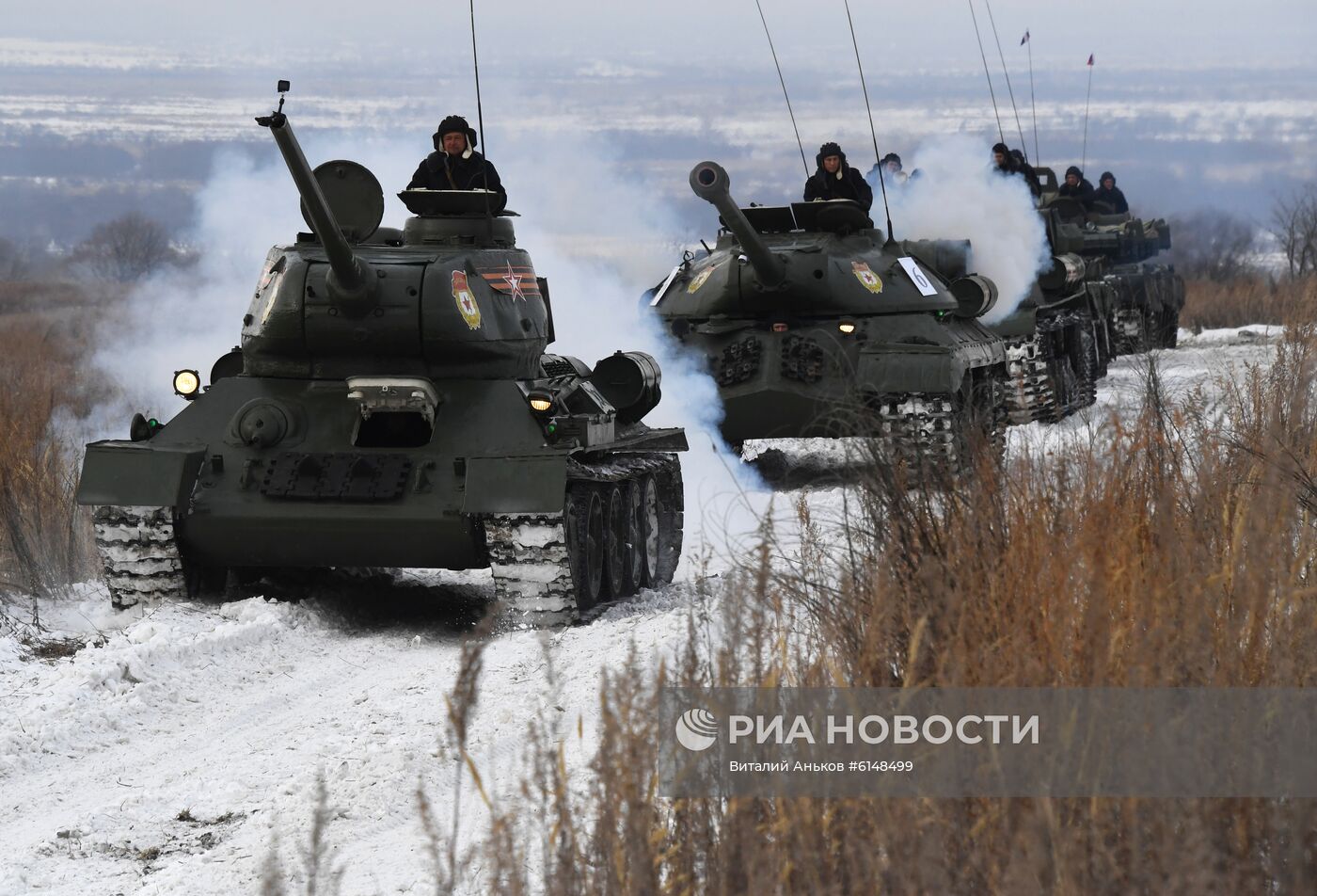 Показательный выезд исторической бронетехники в Приморье