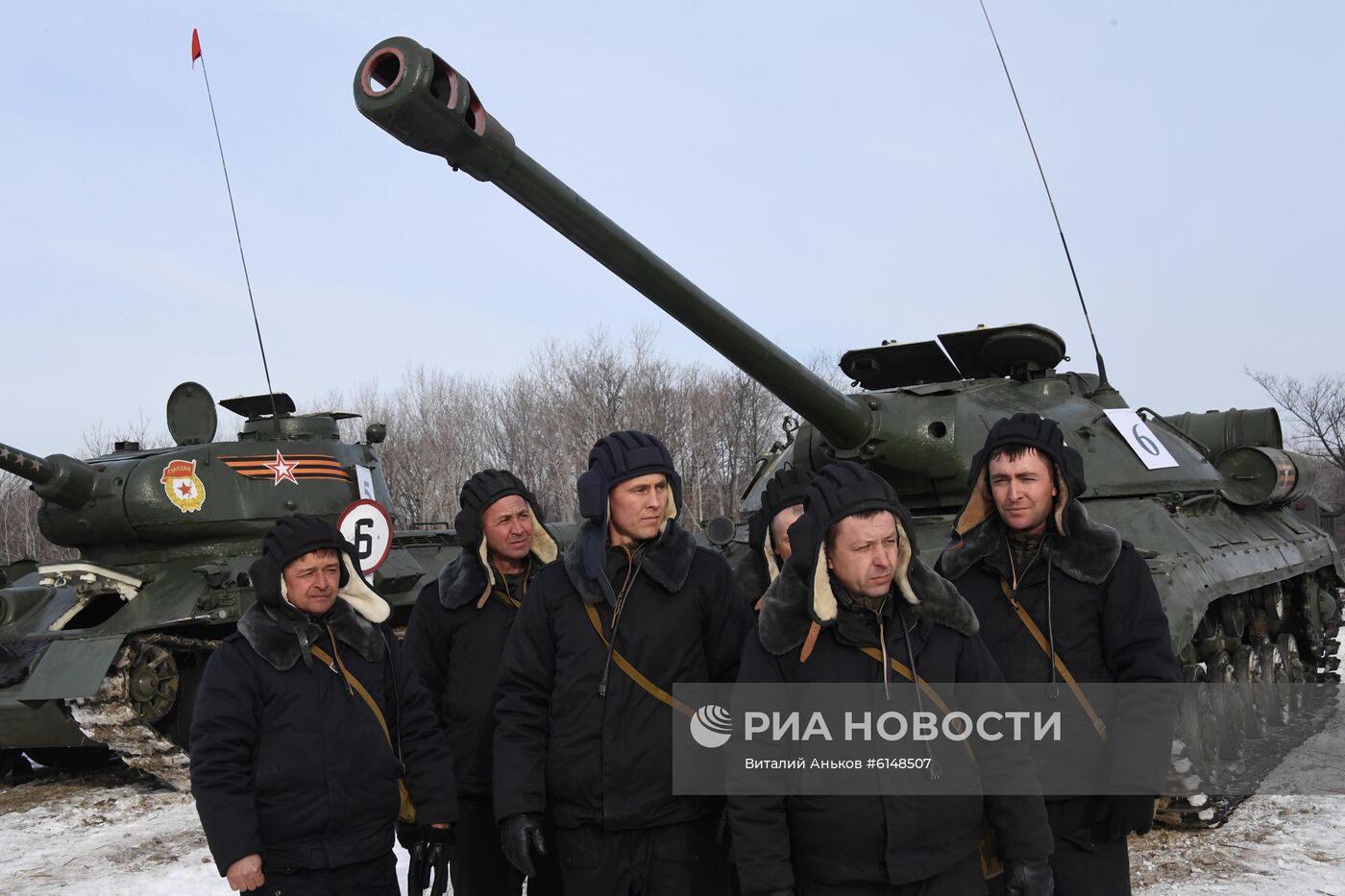 Показательный выезд исторической бронетехники в Приморье