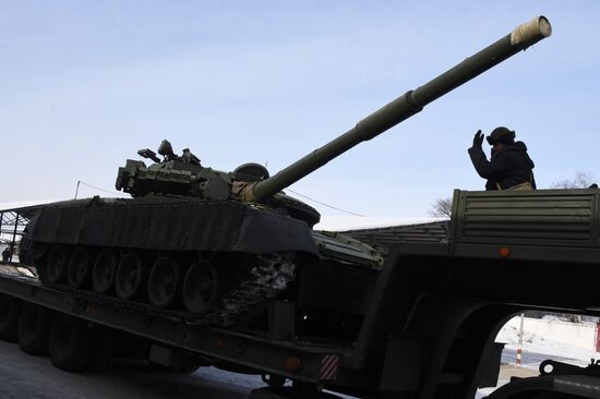 Показательный выезд исторической бронетехники в Приморье