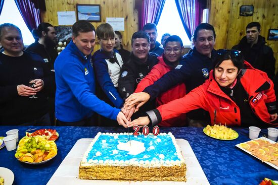 Мероприятия на "Беллинсгаузене" в честь 200-летия открытия Антарктиды русскими моряками