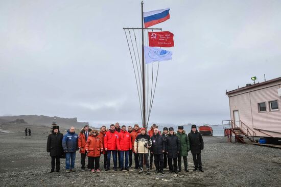 Мероприятия на "Беллинсгаузене" в честь 200-летия открытия Антарктиды русскими моряками