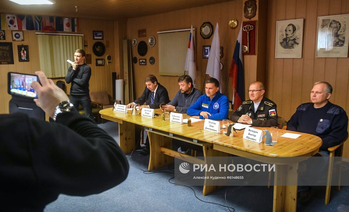 Мероприятия на "Беллинсгаузене" в честь 200-летия открытия Антарктиды русскими моряками