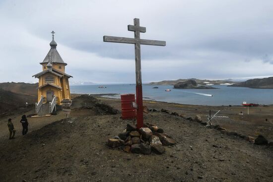 Мероприятия на "Беллинсгаузене" в честь 200-летия открытия Антарктиды русскими моряками