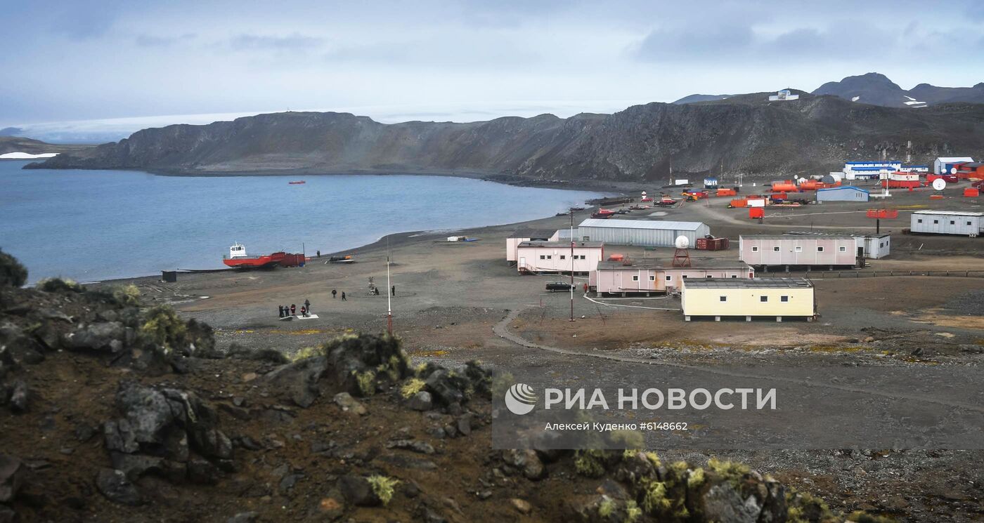 Мероприятия на "Беллинсгаузене" в честь 200-летия открытия Антарктиды русскими моряками