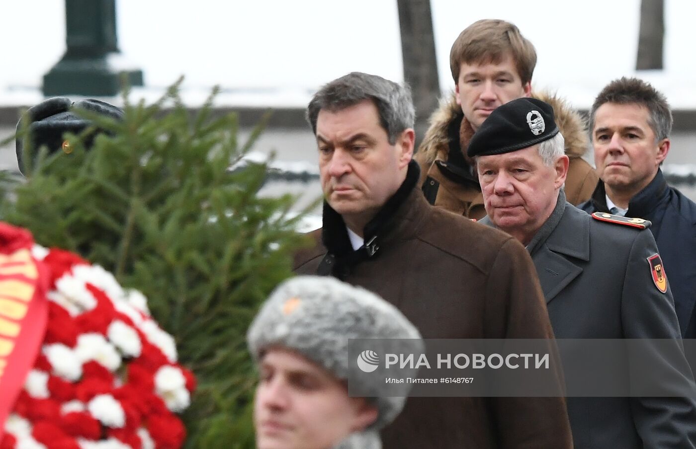 Премьер-министр Баварии М. Зедер возложил цветы к Могиле Неизвестного Солдата 