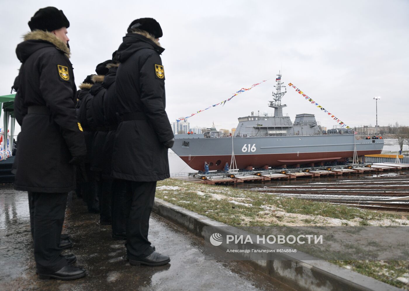 Спуск на воду корабля "Яков Баляев" в Санкт-Петербурге