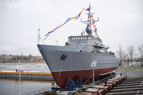 Спуск на воду корабля "Яков Баляев" в Санкт-Петербурге