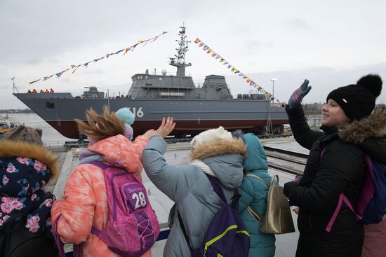 Спуск на воду корабля "Яков Баляев" в Санкт-Петербурге
