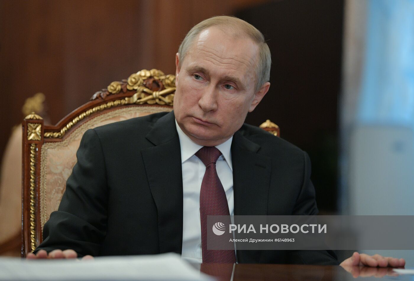 Президент РФ В. Путин провел совещание по противодействию коронавирусу