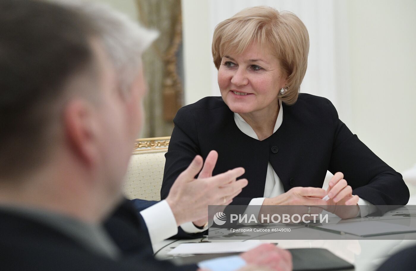 Президент РФ В. Путин встретился с бывшими членами правительства РФ