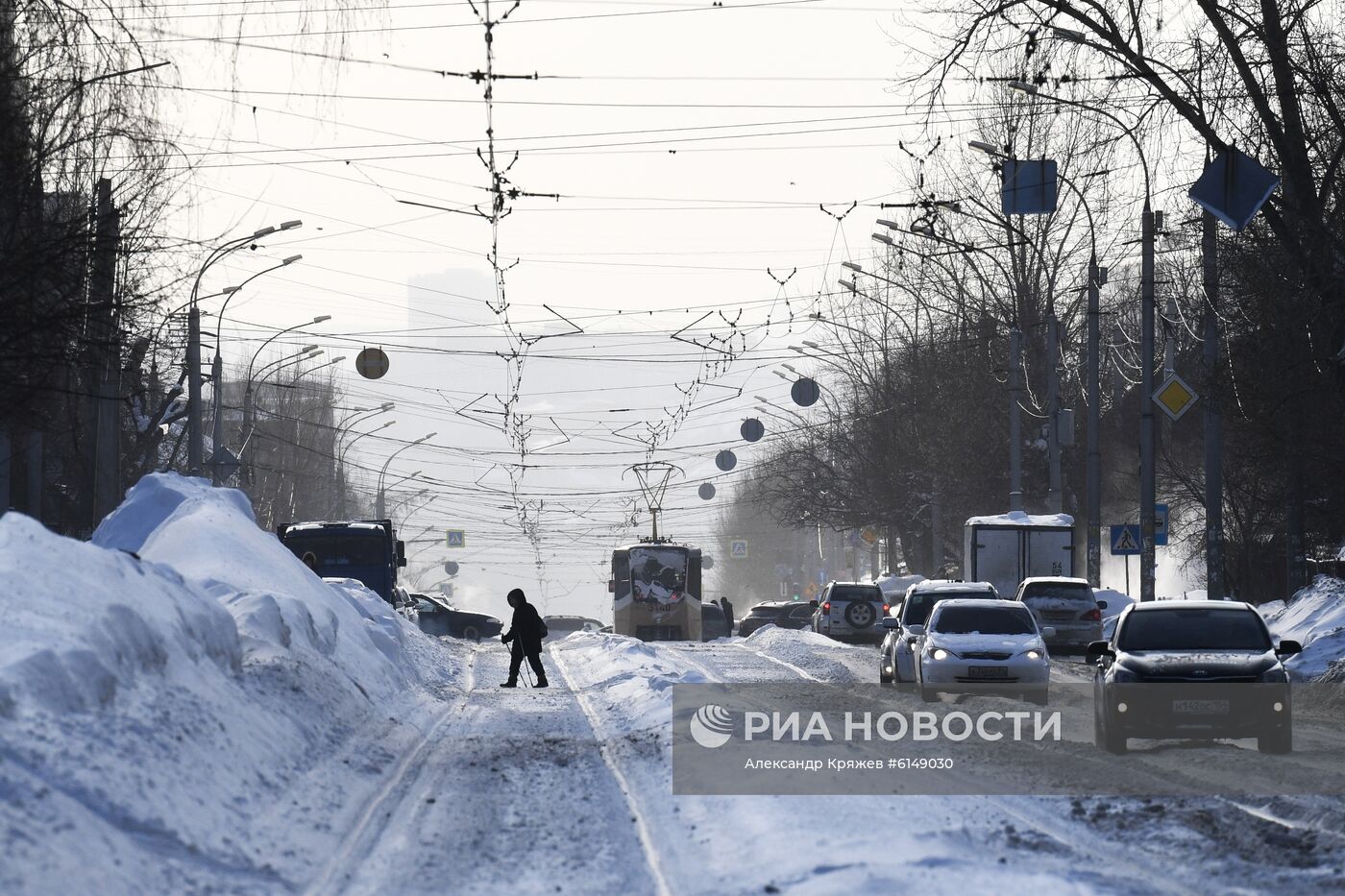 В Новосибирске ввели режим ЧС из-за снега