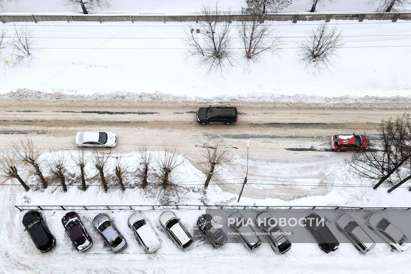 В Новосибирске ввели режим ЧС из-за снега