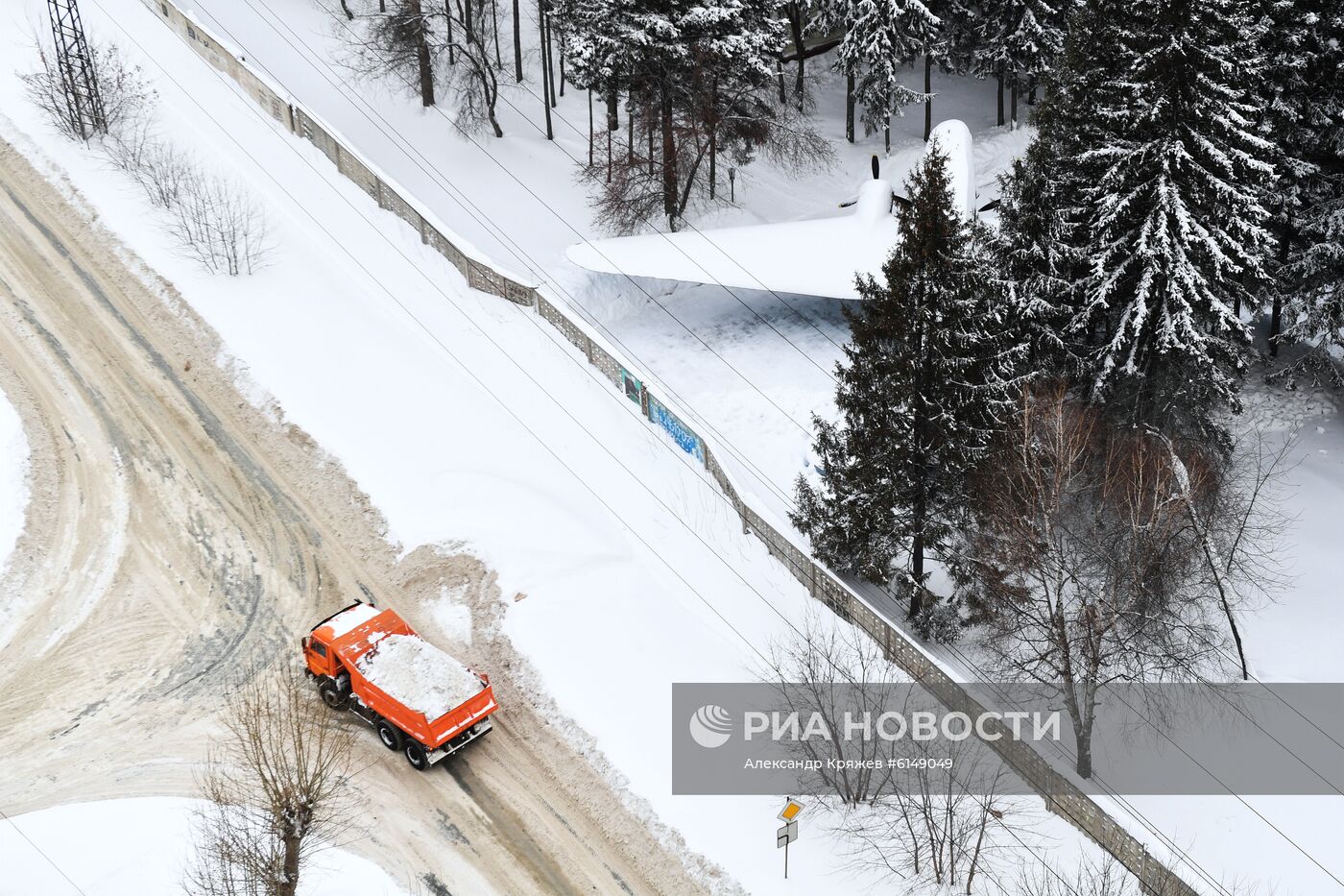 В Новосибирске ввели режим ЧС из-за снега