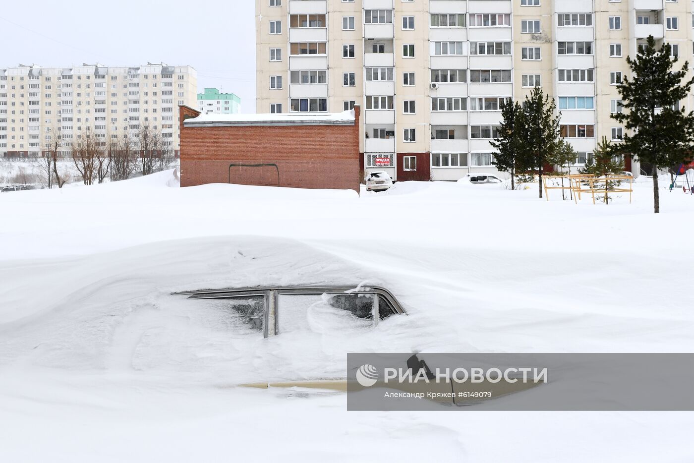 В Новосибирске ввели режим ЧС из-за снега