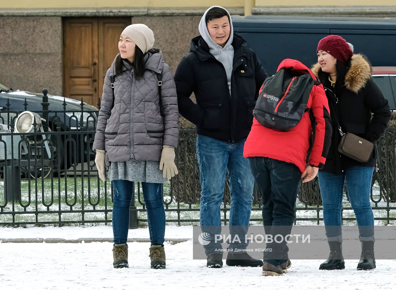 Иностранные туристы в Санкт-Петербурге