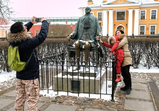 Иностранные туристы в Санкт-Петербурге