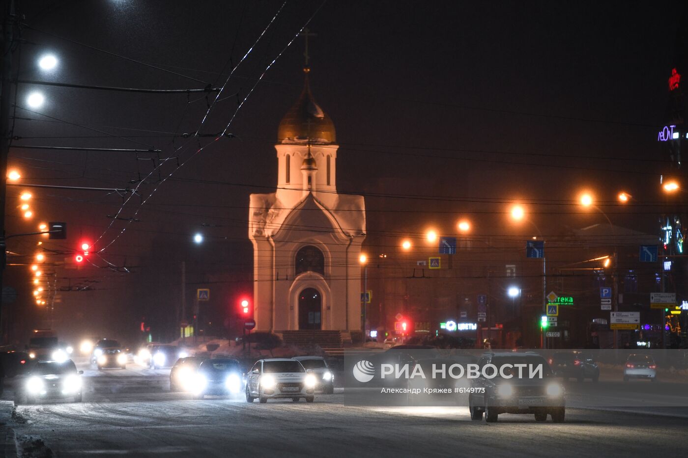 В Новосибирске ввели режим ЧС из-за снега