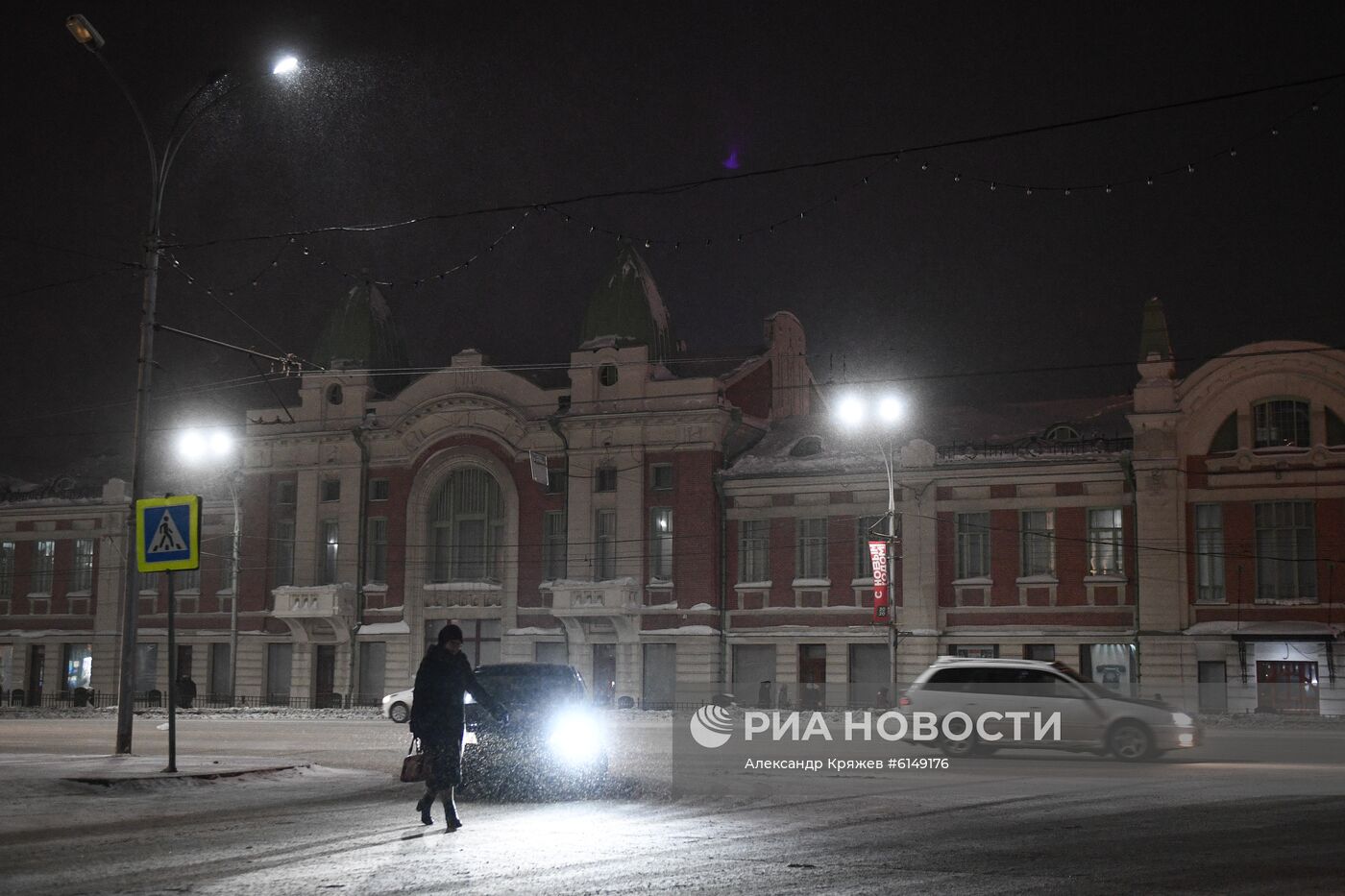 В Новосибирске ввели режим ЧС из-за снега