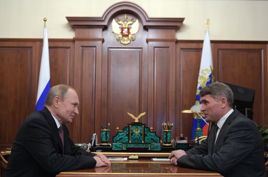  Президент РФ Путин встретился с врио главы Чувашской Республики О. Николаевым 