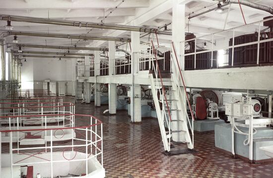 Завод шампанских и игристых вин "Абрау-Дюрсо"