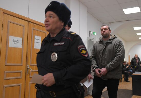 Избрание меры пресечения бывшим полицейским по делу И. Голунова