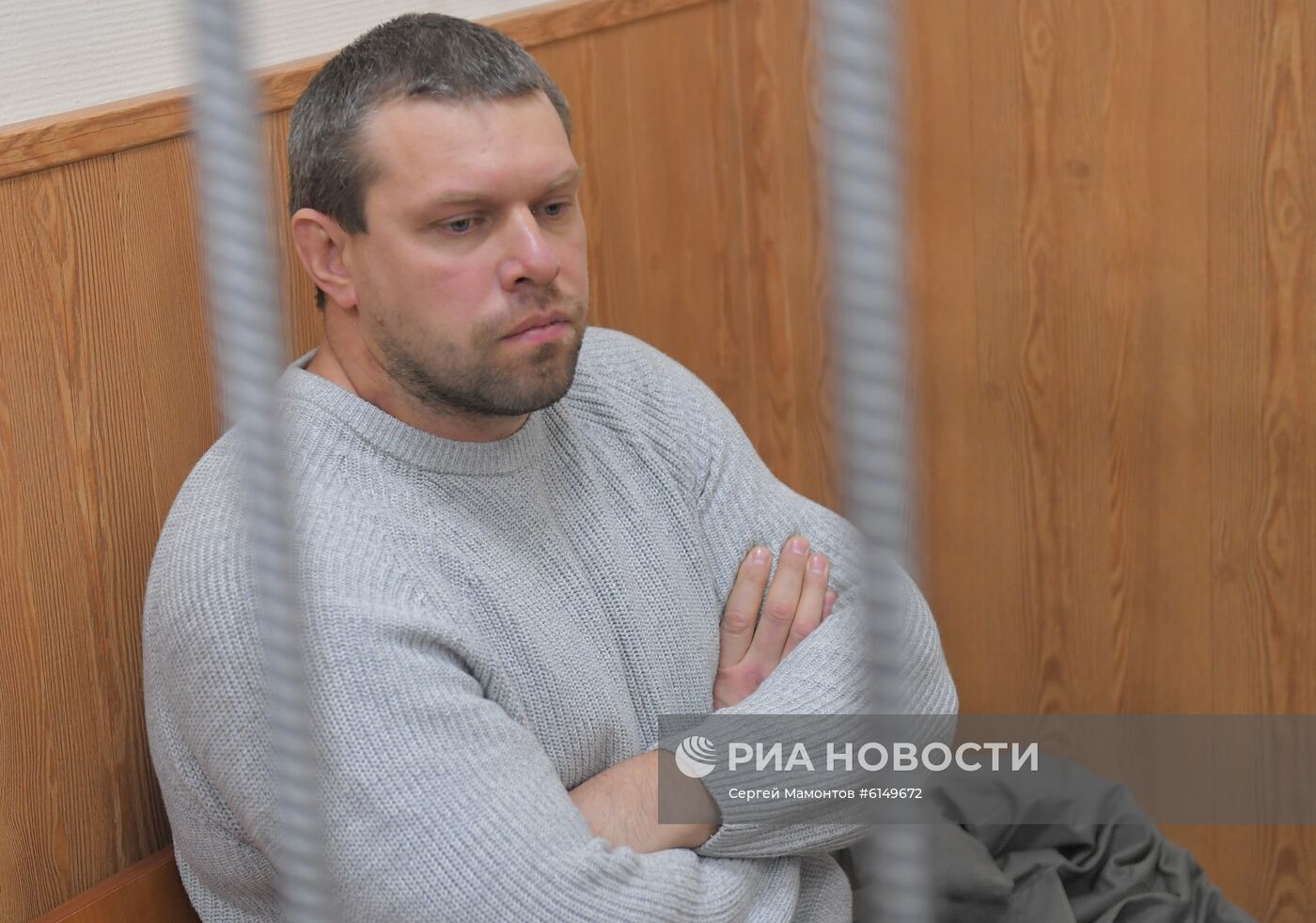 Избрание меры пресечения бывшим полицейским по делу И. Голунова