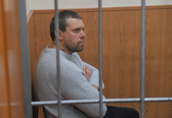 Избрание меры пресечения бывшим полицейским по делу И. Голунова