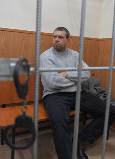 Избрание меры пресечения бывшим полицейским по делу И. Голунова