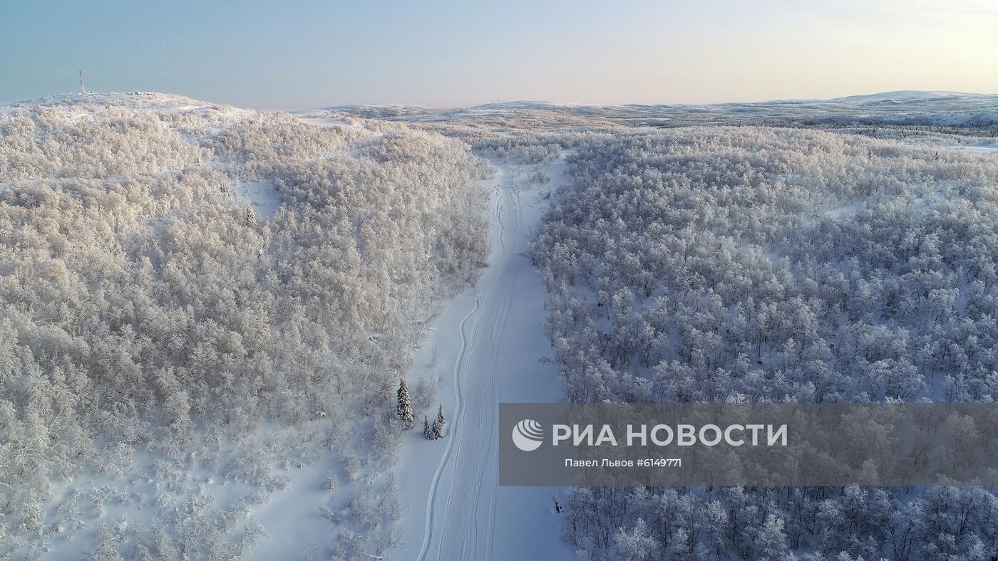 Туристы из Китая в парке "Северное сияние" в Мурманской области