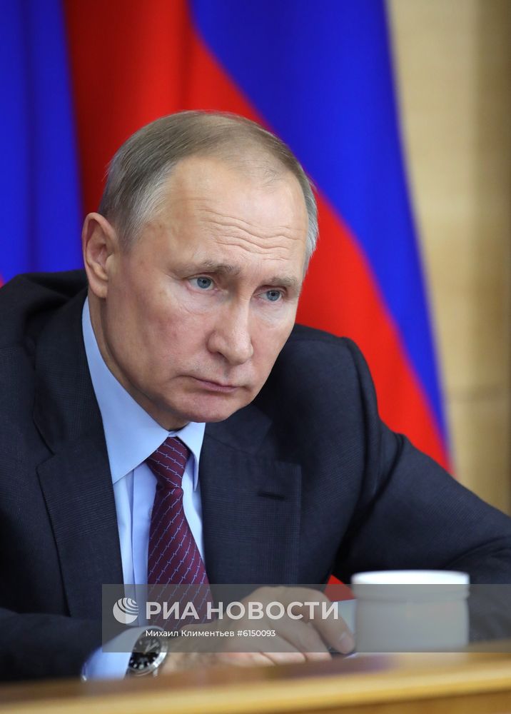 Президент РФ В. Путин провел заседание Совета по развитию местного самоуправления