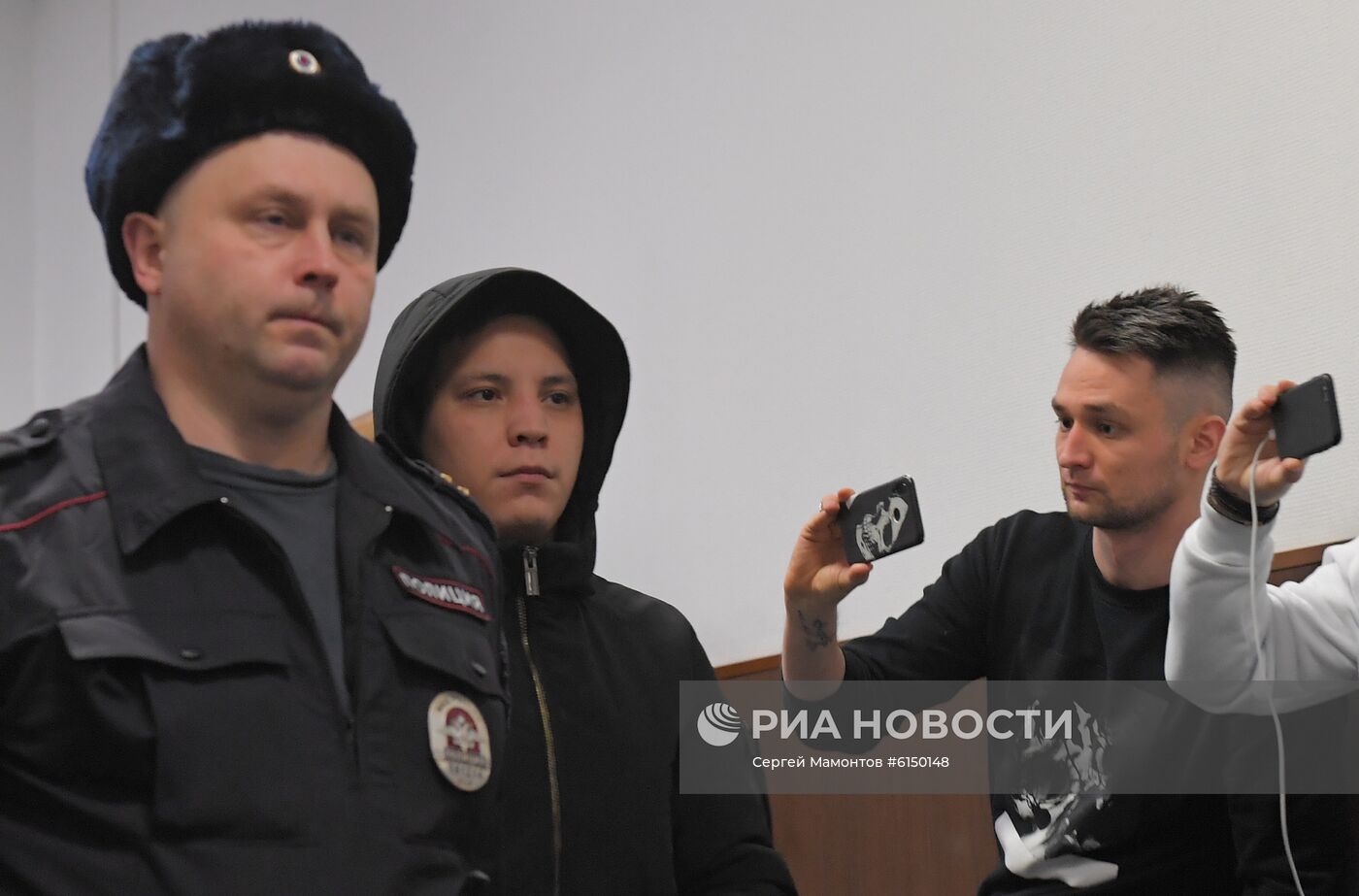 Избрание меры пресечения бывшим полицейским по делу И. Голунова