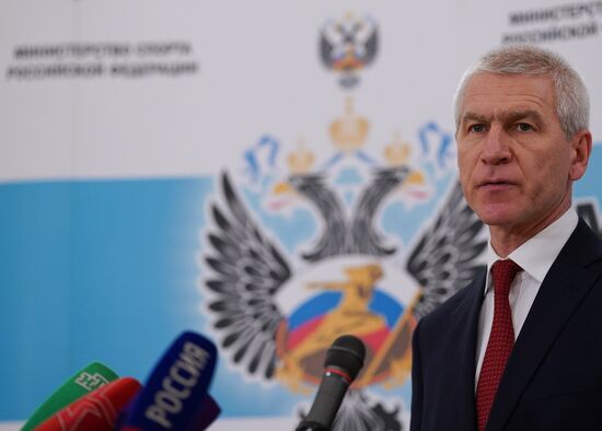 Минспорт РФ приостановил государственную аккредитацию ВФЛА