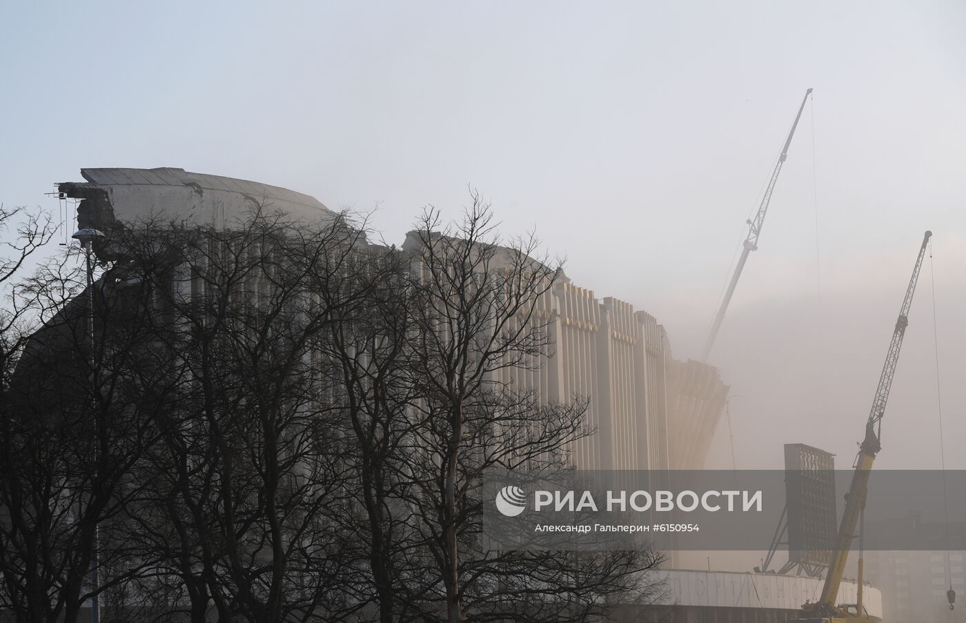 В Петербурге обрушилась крыша спортивно-концертного комплекса