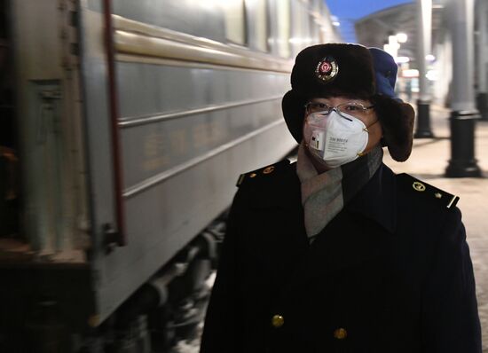 Прибытие поезда Пекин-Москва в Красноярск