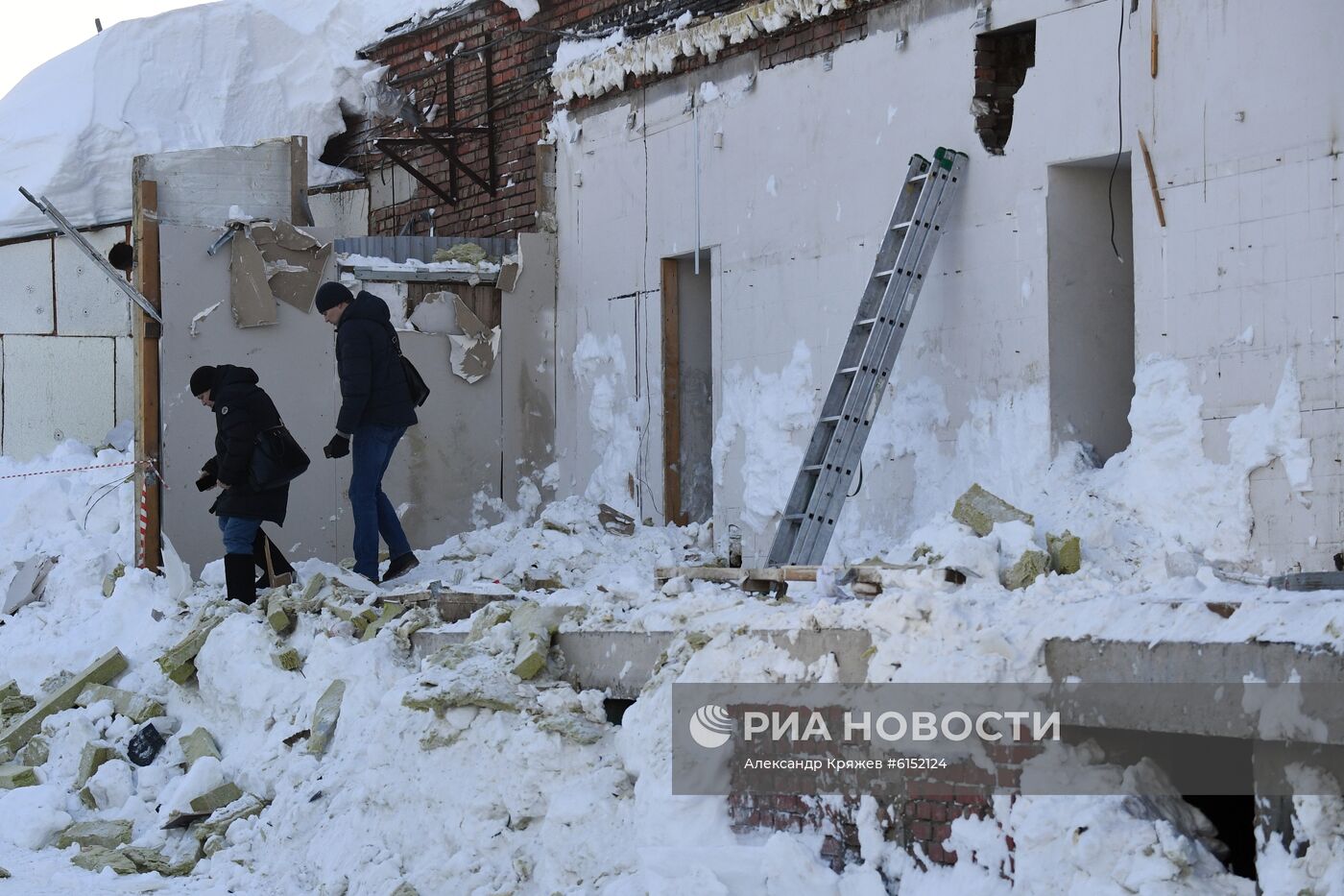 Обрушение кровли кафе в Новосибирске