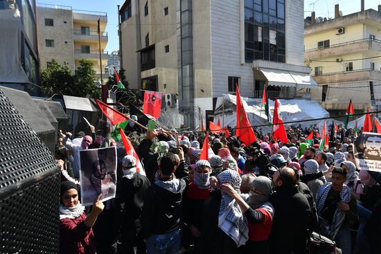 Акция протеста в Бейруте против "сделки века" США