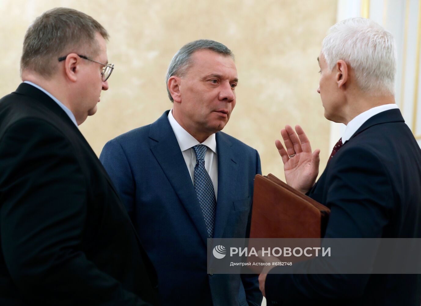 Премьер-министр РФ М. Мишустин провел совещание с вице-премьерами РФ