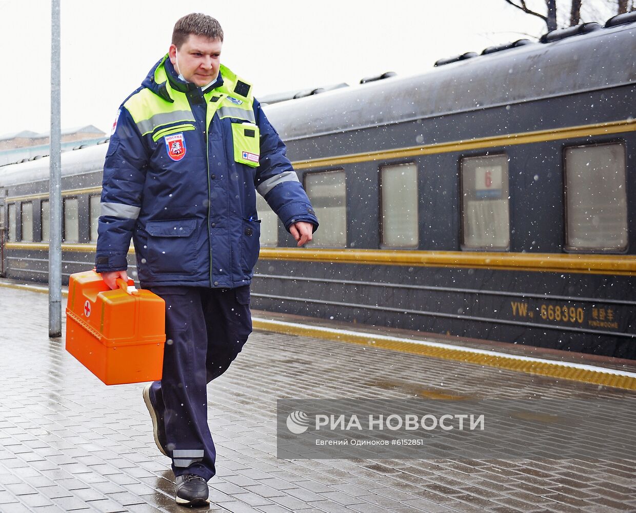 Поезд Пекин - Москва прибыл в Москву 