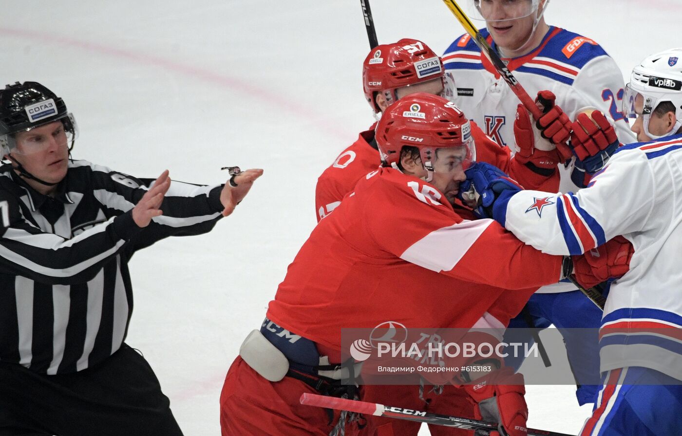 Хоккей. КХЛ. Матч "Спартак" - СКА