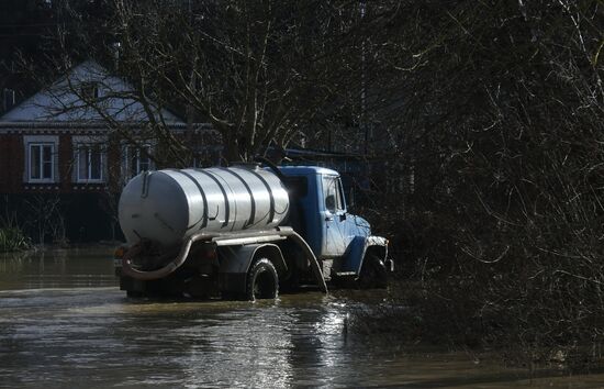 В Горячем Ключе из-за подтопления введен режим ЧС