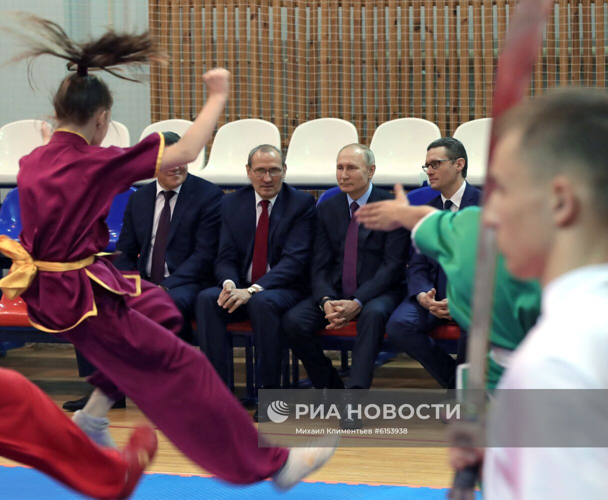 Рабочая поездка президента РФ В. Путина в Череповец